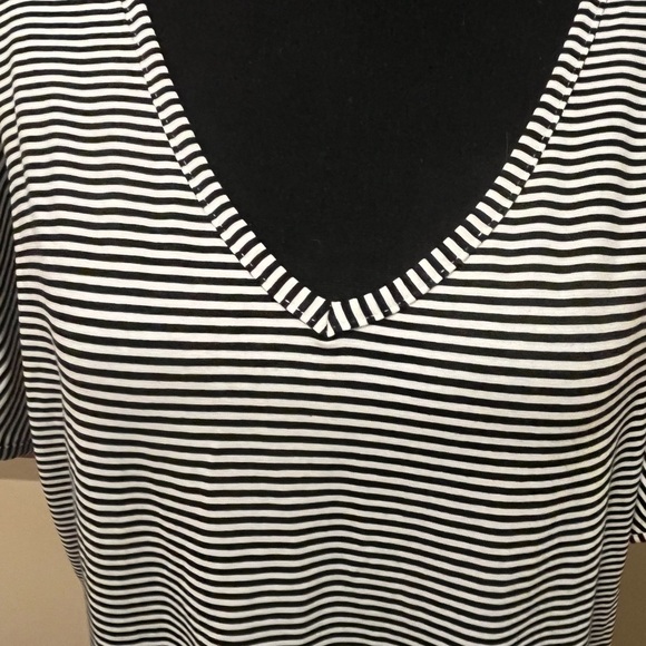 Black and White Striped V-Neck Short Dolman Sleeve Knit Lounge Dress, size XS - Picture 3 of 6